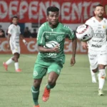 Brusque e Chapecoense se enfrentam amanhã em jogo decisivo para os dois